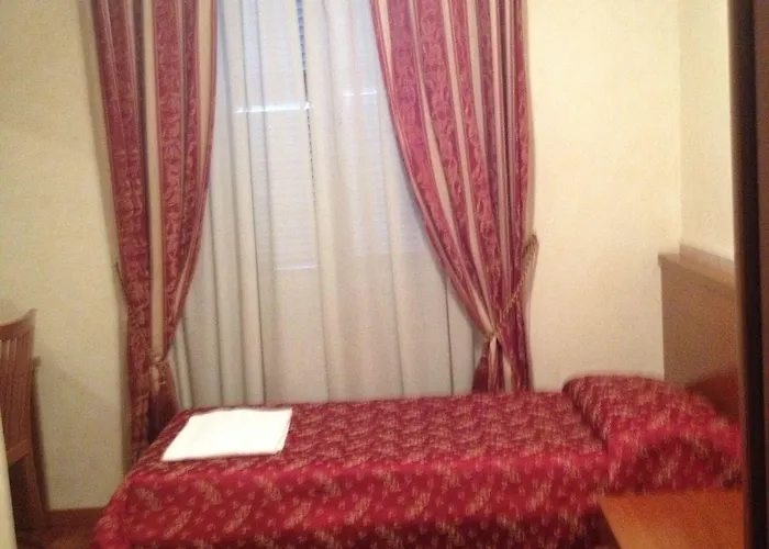 Hotel Toffa Place In Rome