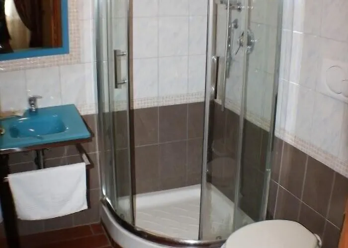 Hotel Toffa Place In 2*